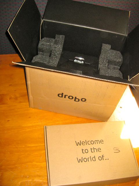 The Drobo is delivered in a cloth bag with clear and friendly markings