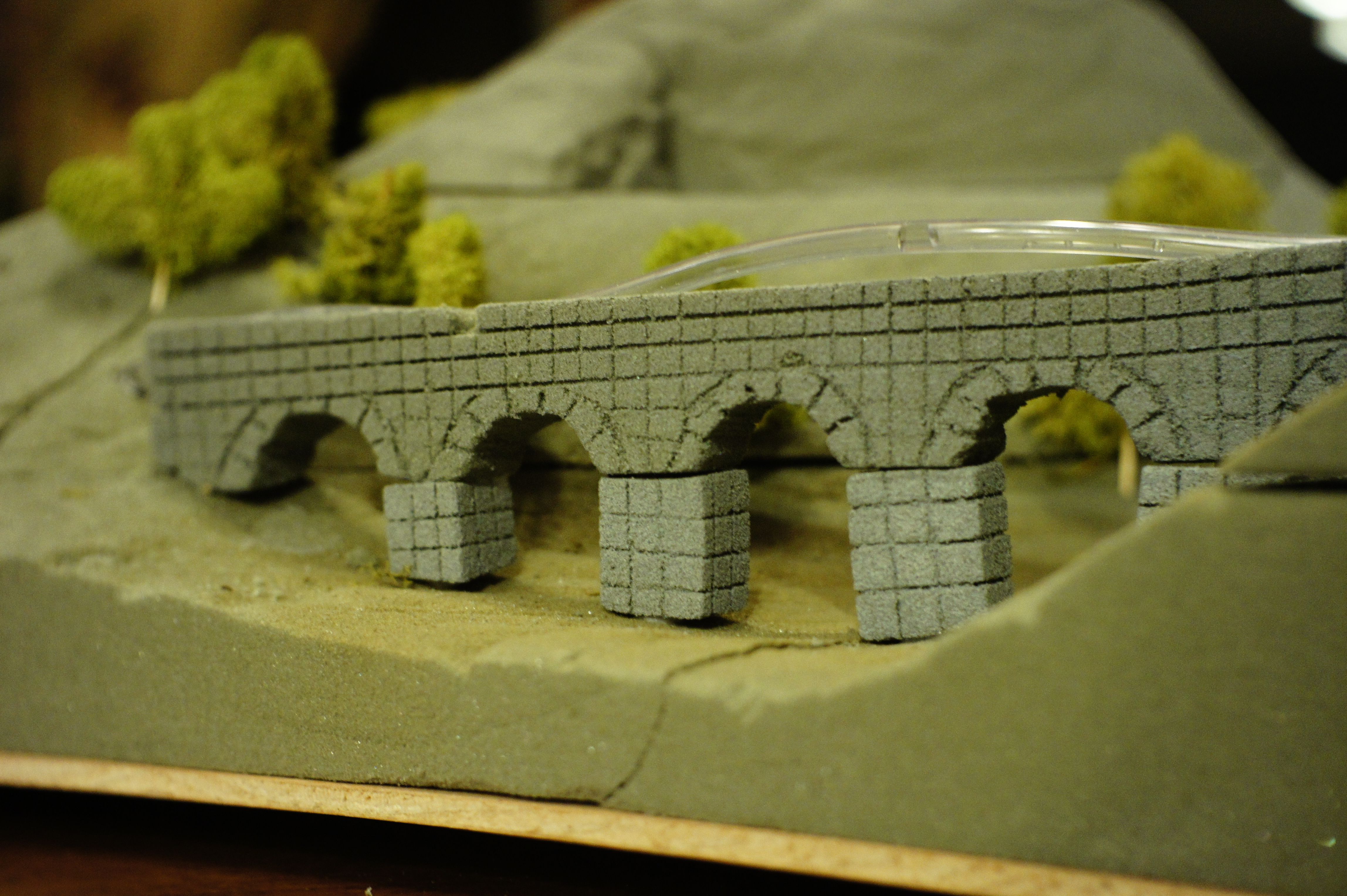 roman aqueduct model